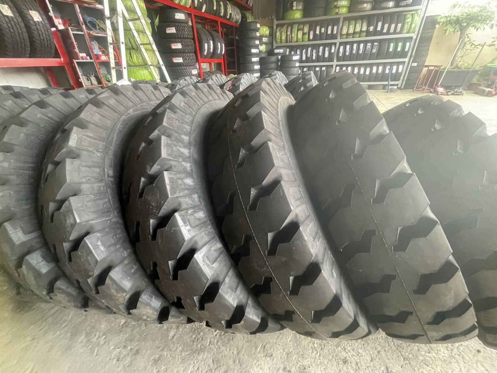 PHÂN PHỐI LỐP XE Ô TÔ CHÍNH HÃNG - LỐP XE GIÁ RẺ TẠI CỬA KHẨU HỮU NGHỊ ( LẠNG SƠN )